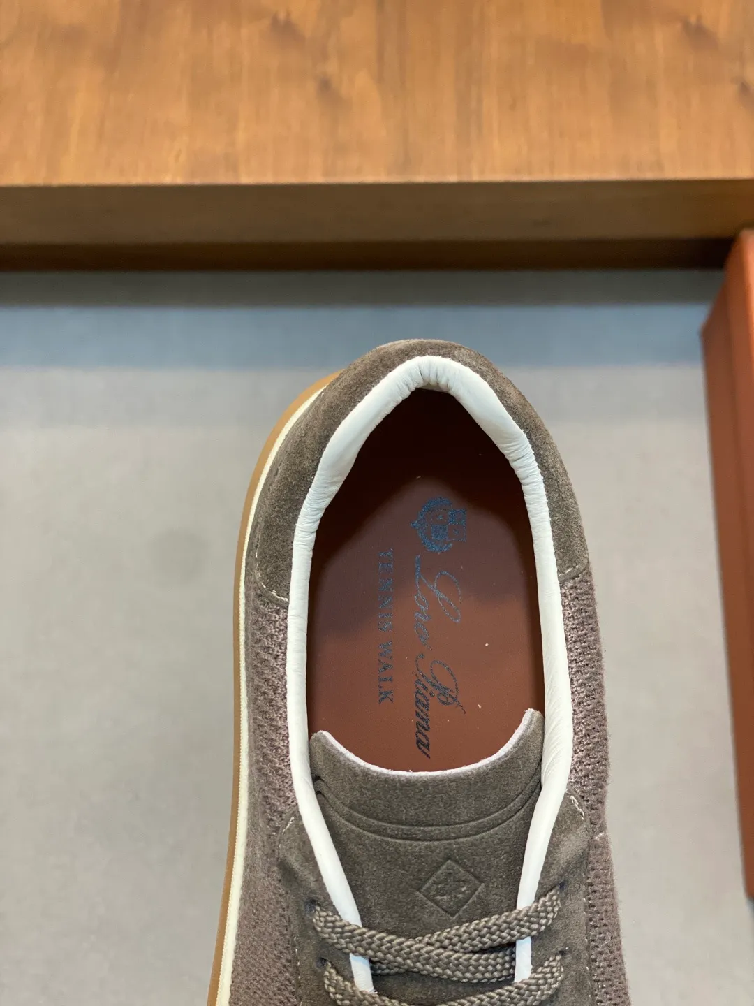 P420 Loro Piana - classic casual shoes, men's lace-up casual shoes and sneakers, high-quality lightweight and comfortable fabrics, suitable for outdoor leisure, the color scheme is young and energetic, it goes great with sportswear or casual suits! Code number: 39-44 (38, 45, 46, can be customized No. 088